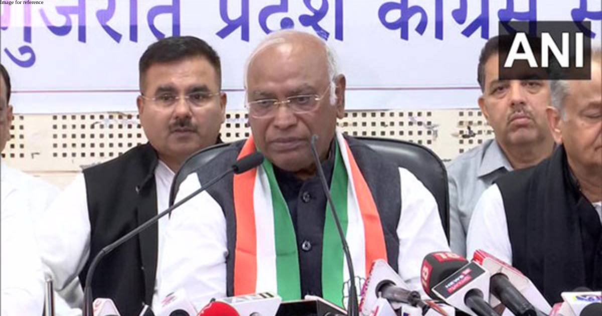 Gujarat: Kharge says BJP leaders giving provocative speeches in poll-bound state